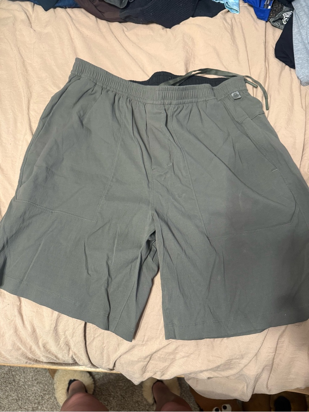lululemon athletica Men's Olive Hybrid Stretch Shorts